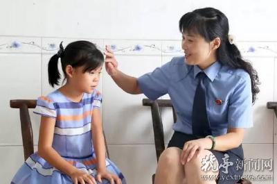 猇亭留守儿童迎来特殊的大朋友