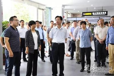 省临空经济区“两库”建设工作会参会人员来猇考察