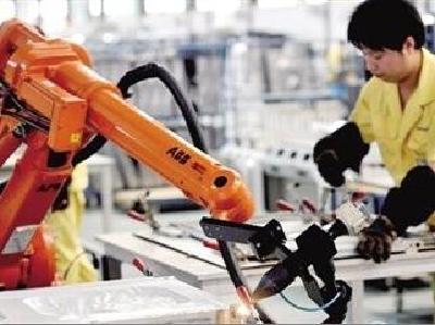 3年内缺口300万! 机器换人之后招不到操作机器的人了