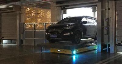 中国首个机器人停车场：既节省停车位又缓解停车难