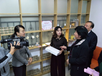省残联党组书记陶慧芬调研西陵残疾人综合服务基地