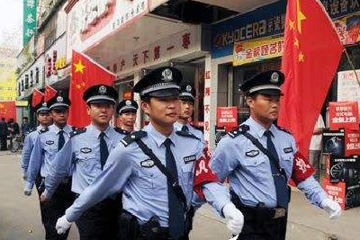 人民网丨国庆长假宜昌四千余民警坚守岗位忠诚保平安