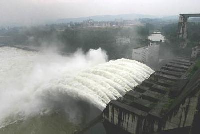 湖北多地大型水库开闸泄洪应对秋汛