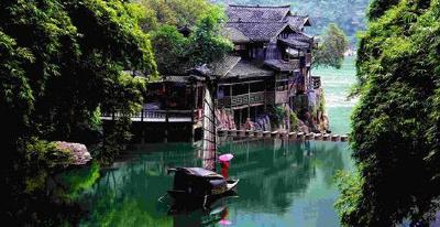 十一首日宜昌8大景区迎客6.16万 东站发送旅客4.8万 