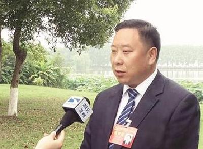 宜昌农民工代表王华君第一时间分享现场聆听报告感受