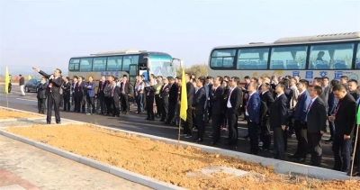 各地客商来猇亭考察投资