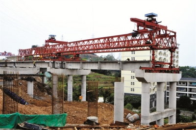 三峡大学段高架桥建设稳步推进
