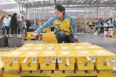 共享快递盒 环保又方便