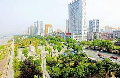 提醒！保护游客安全 滨江公园内勿携宠物进入