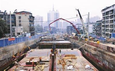 西陵二路快速路下穿通道建设正酣