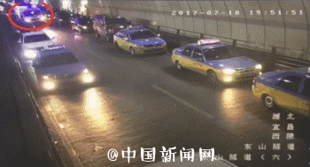 三分钟，上百辆车……宜昌这一幕太震撼了！