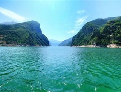 张鹏赴兴山、秭归督导碧水保卫战“迎春行动”