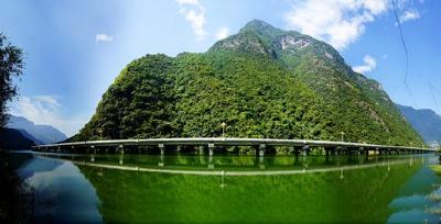 兴山五个重点项目动工 涉及旅游开发等总投资8.5亿元