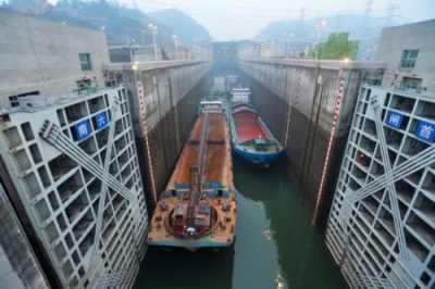 三峡南线船闸恢复通航