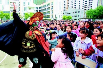 以文化人，和煦春风劲吹