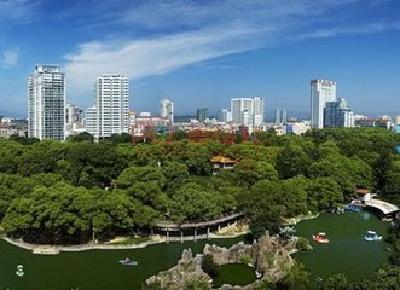 怡人新景入画来 市人大常委会依法“护绿”释放绿色福利