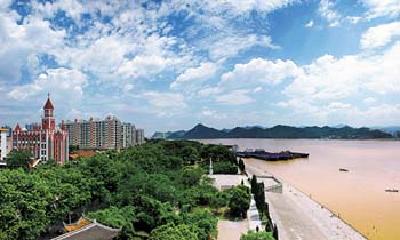 周霁：把滨江公园延伸到猇亭古战场