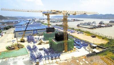 伍家岗长江大桥主塔施工正酣