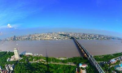 蒋超良与最高人民检察院党组副书记、副检察长邱学强座谈 为长江经济带高质量发展提供法治保障
