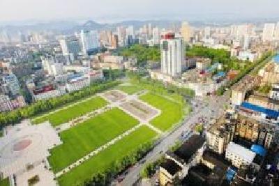 王国斌调研城区联系企业生产经营情况 用心服务企业发展​