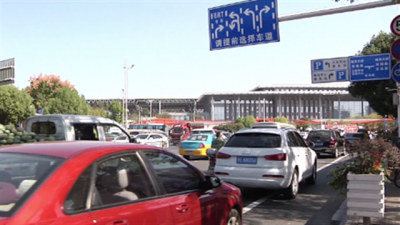 交警全员上岗 力保交通安全