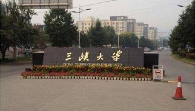 大学路交通标线优化  方便市民安全出行