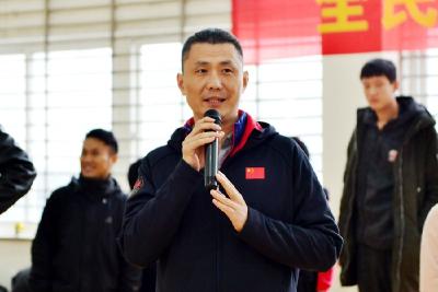 中国“八一”篮球队、北京体育大学专家来西陵区调研