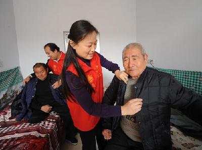 市人大常委会视察老年人权益保障工作