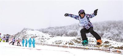 湖北日报 | 五峰滑雪“搅”热荆楚冬游市场