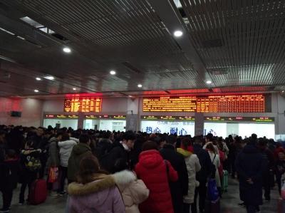 宜昌东站迎来返程客流高峰