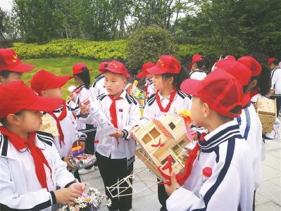 大手牵小手 环保一起走