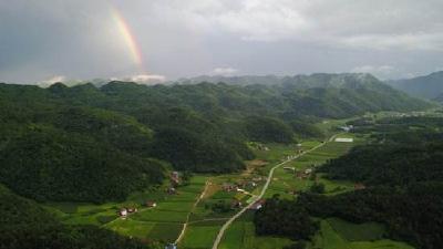 白云深处，崛起康养小镇——“美丽乡村”纪行之二