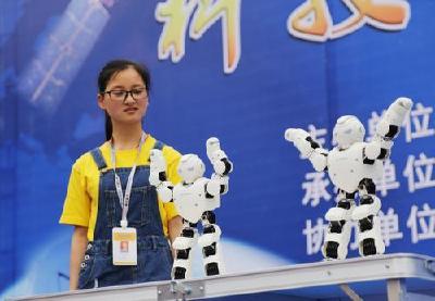 机器人舞蹈点燃科普热