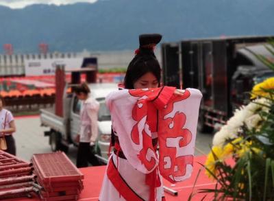 15秒！快看，韩国小姐姐“抖”出宜昌新姿势