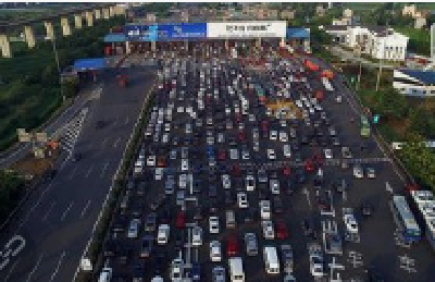 中秋第二天全国主要高速公路交通流量小幅下降