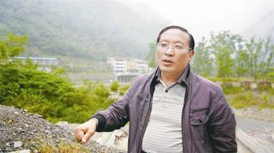 长阳高家堰村村级河长方秉荣：刀刃向内护丹水