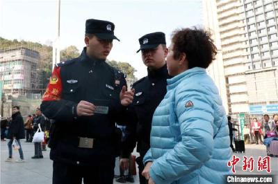 2020年春运火车票开售 贵铁警方多举措严打“黄牛” 