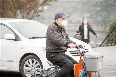 市二医院呼吸内科专家提醒老年人 避免外出就是最好的预防
