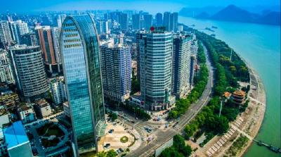 刘学甫参加西陵代表团审议  凝聚共识智慧 贡献人大力量