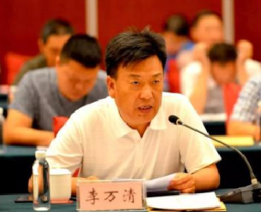 李万清亮相省两会首场新闻发布会