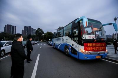 宜都首趟返岗复工专车今日启程前往上海