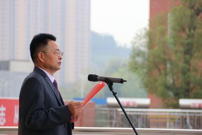 自主发展，报效祖国 ——天问教育集团万人“云升旗仪式”刷爆朋友圈   《教育改革情报》等中省媒体全文刊发校长演讲