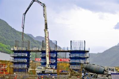 郑万高铁兴山段复工赶进度 