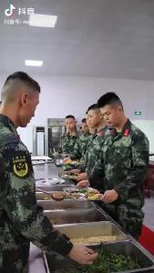 拒绝餐饮浪费 从你我做起（人民网抖音）