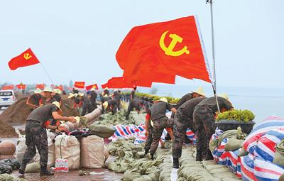 合肥市组织5万多名党员干部投身防汛应急抢险 