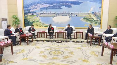 全国脱贫攻坚先进个人、先进集体代表载誉归来