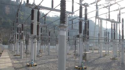 保万家灯火璀璨 变电站节前做“体检”