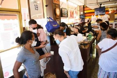 全球日增确诊超46万例 大批美国人自述2019年就已感染新冠
