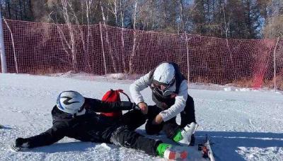 滑雪医生，在高山赛道上守护生命