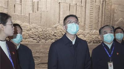 熊征宇在宜昌史志馆宜昌规划展览馆调研